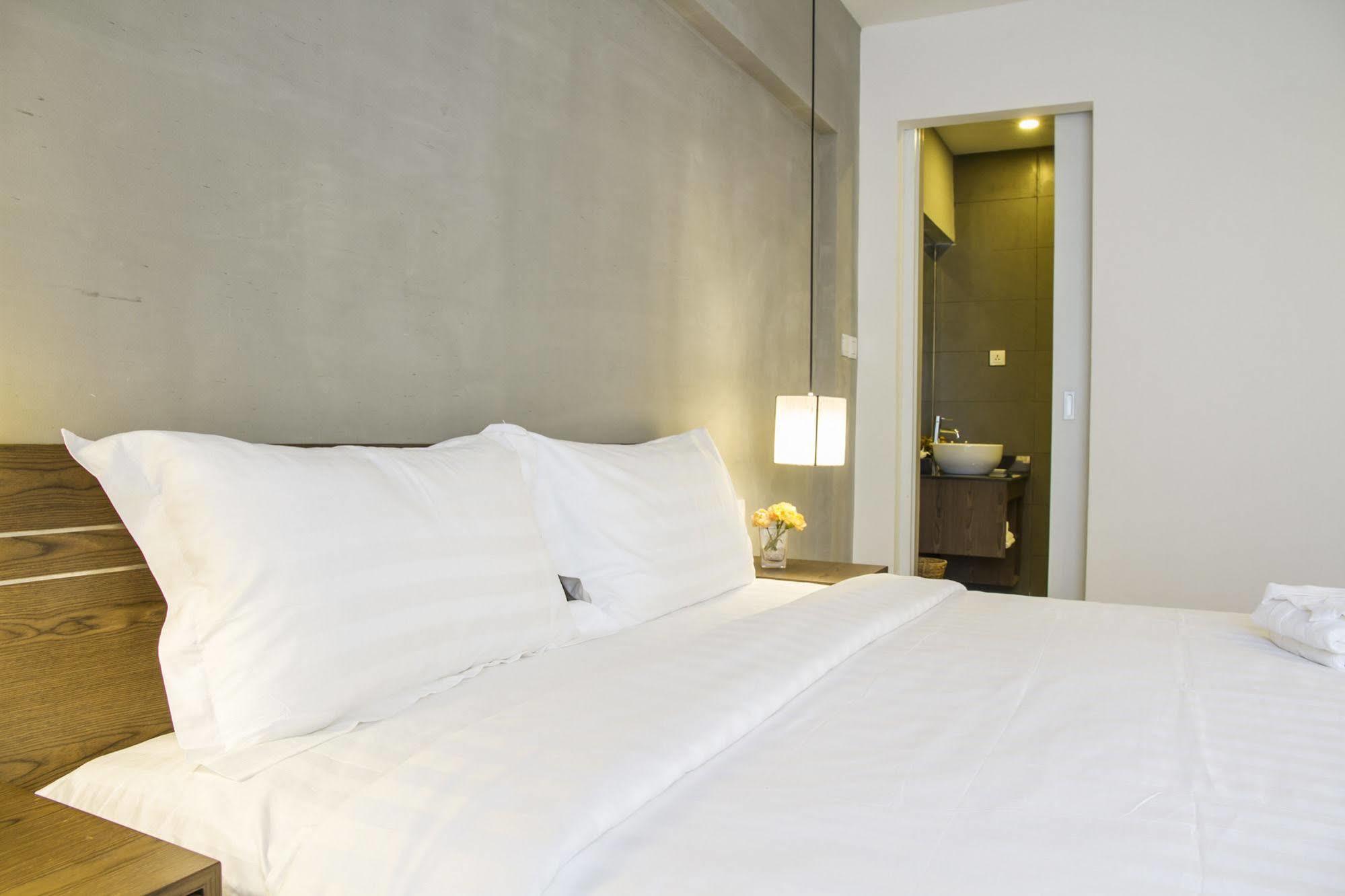 Asiban Quay Boutique Hotel Phnom Penh Exterior photo